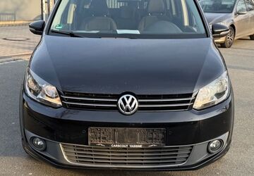 VW Touran 106.917 km 8.990 &euro; Zirndorf 90513