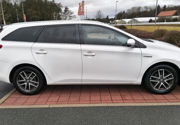 Toyota Auris Touring Sports 107.896 km 12.800 &euro; Nürnberg 90482