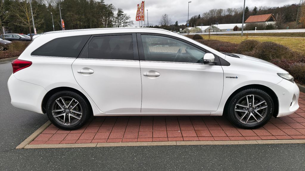 Toyota Auris Touring Sports 107.896 km 12.800 &euro; Nürnberg 90482