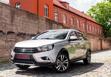 Lada Vesta 2.000 km 12.500 &euro; Haag 91126