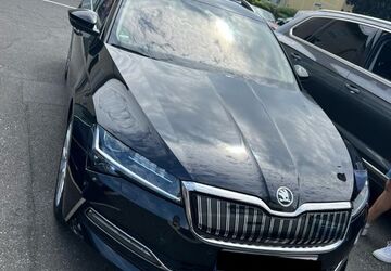 Skoda Superb 88.000 km 20.000 &euro; Nürnberg 90419