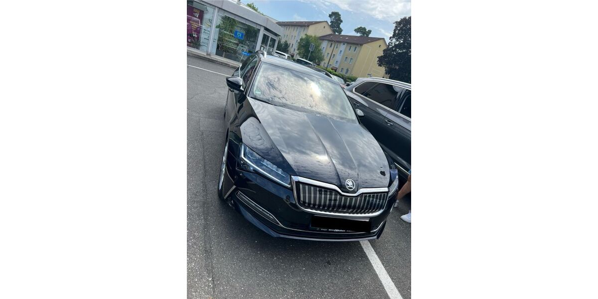 Skoda Superb 88.000 km 20.000 &euro; Nürnberg 90419
