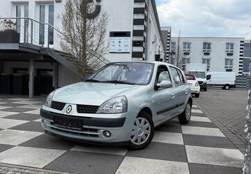 Renault Clio 74.000 km 3.489 &euro; nürnberg 90431
