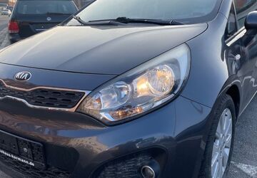 Kia Rio 128.000 km 2.790 &euro; Fürth 90763