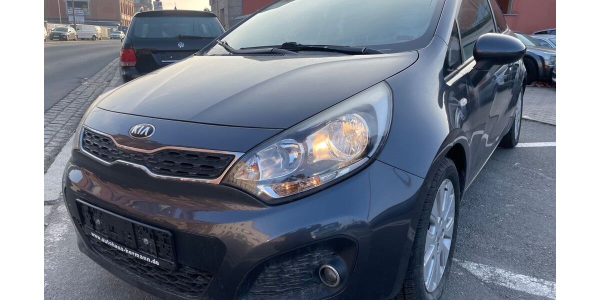Kia Rio 128.000 km 2.790 &euro; Fürth 90763