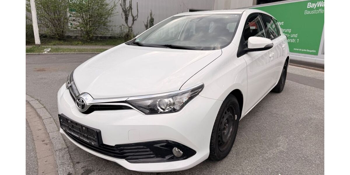 Toyota Auris 70.000 km 10.990 &euro; Fürth 90763