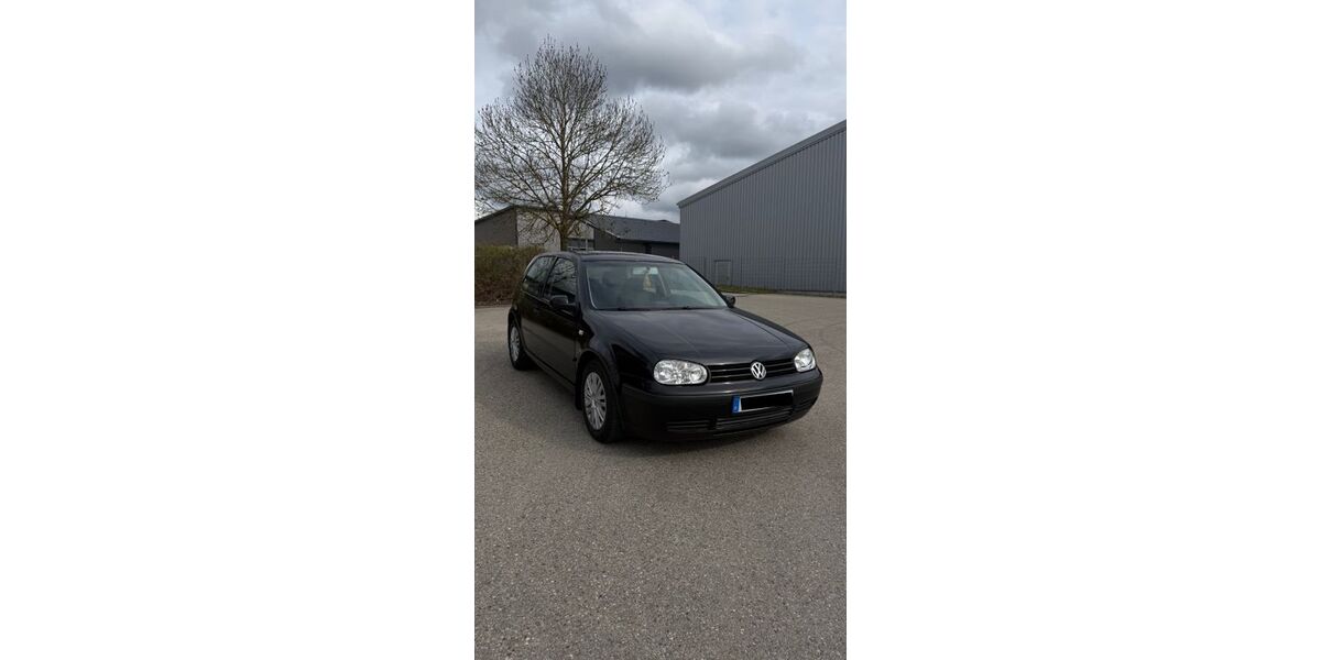 VW Golf 157.500 km 2.299 &euro; Berg 92348