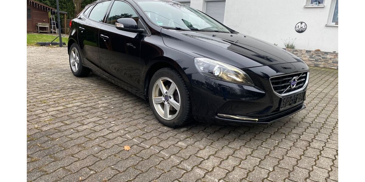 Volvo V40 88.000 km 11.750 &euro; Nürnberg 90431