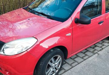 Dacia Sandero 66.000 km 1.800 &euro; Roßtal 90574