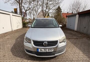 VW Touran 143.200 km 6.700 &euro; Nürnberg 90431