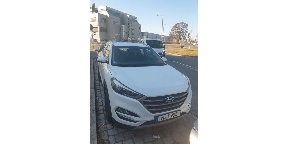 Hyundai TUCSON 207.000 km 12.500 &euro; Nürnberg 90441