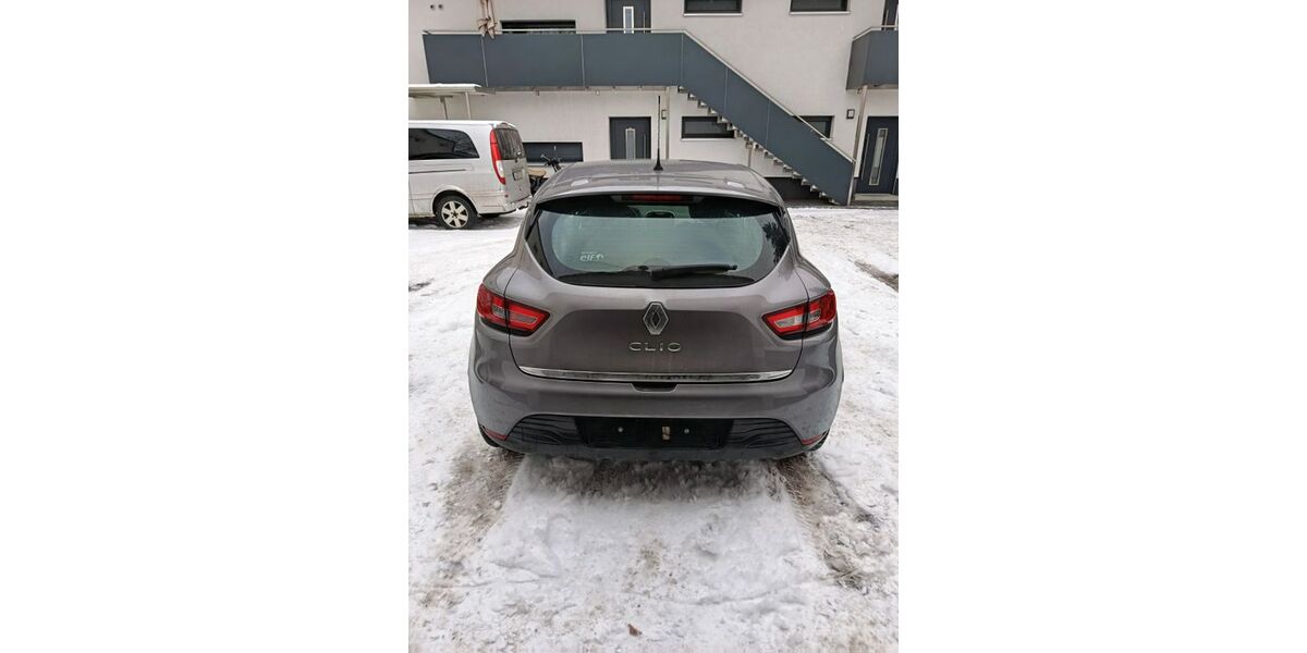 Renault Clio 97.000 km 5.500 &euro; Nürnberg 90451