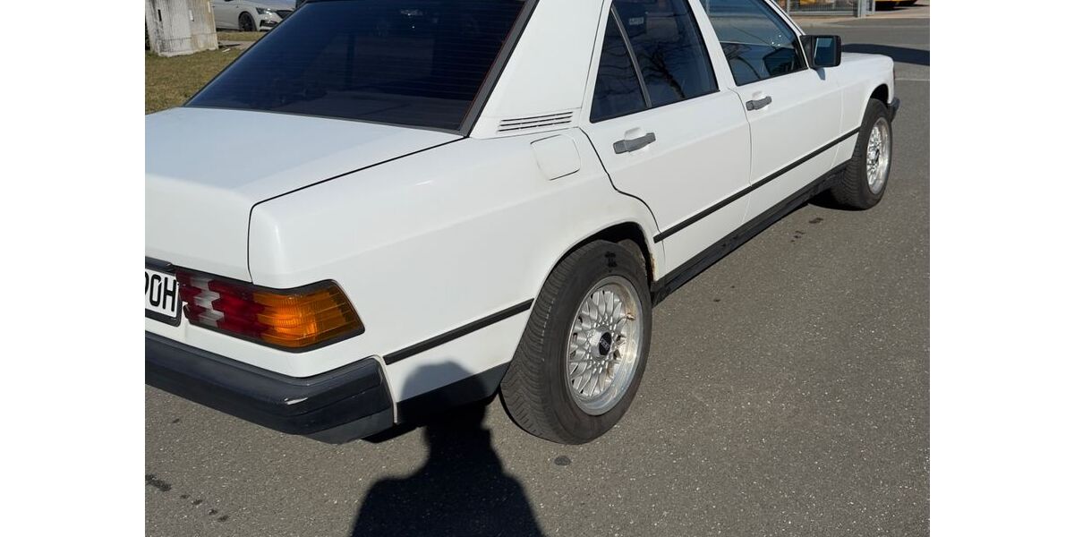 Mercedes-Benz 190 179.000 km 9.990 &euro; Nürnberg 90429