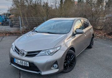 Toyota Auris 93.000 km 8.900 &euro; Fürth 90766