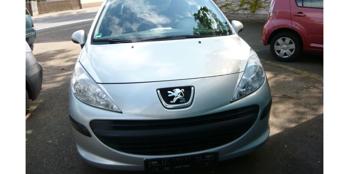Peugeot 207 115.200 km 2.950 &euro; Erlangen 91058