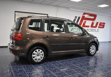 VW Touran 166.400 km 8.880 &euro; Nürnberg 90431