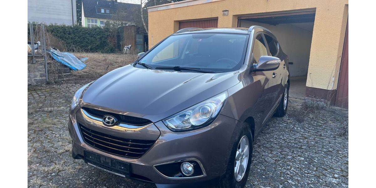 Hyundai ix35 92.000 km 9.599 &euro; Fürth 90768
