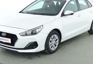 Hyundai i30 38.601 km 12.620 &euro; Nürnberg 90441