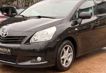 Toyota Verso 91.842 km 12.490 &euro; Erlangen 91056